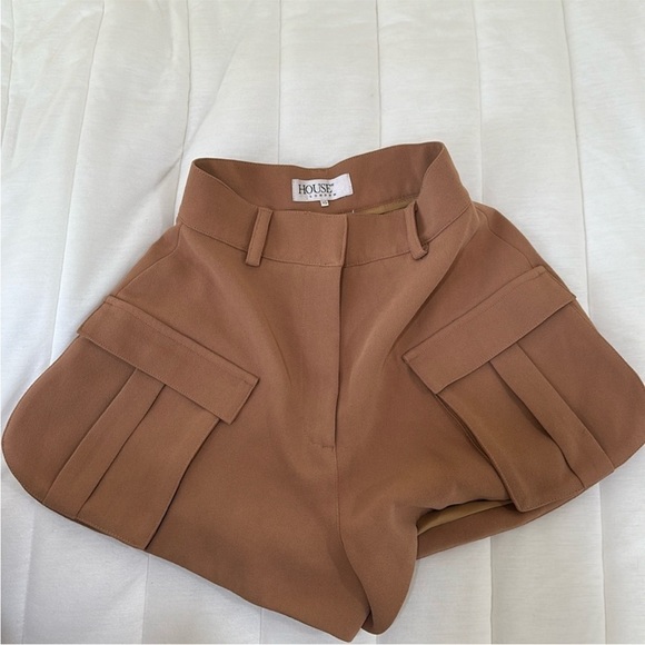 House of CB 'Anja' Tan Utilty Shorts NWOT - Picture 5 of 10